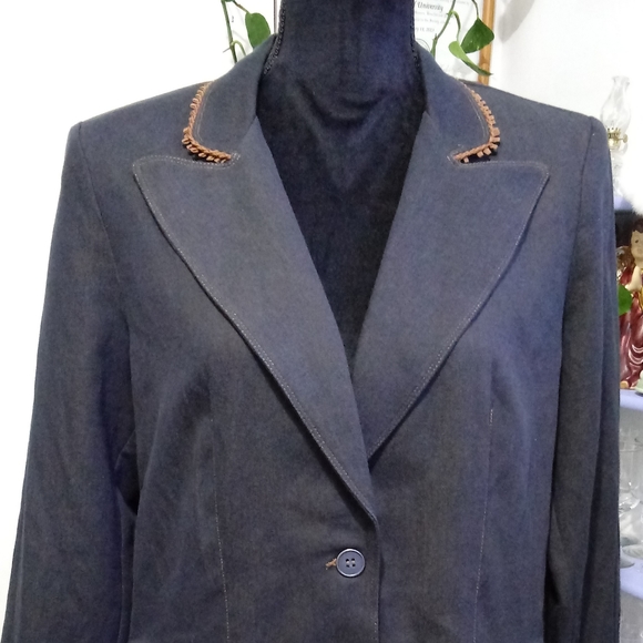 Studio Ease Jacket - Picture 6 of 8